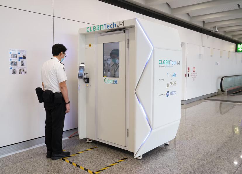 The cleaning booths © Hong Kong International Airport