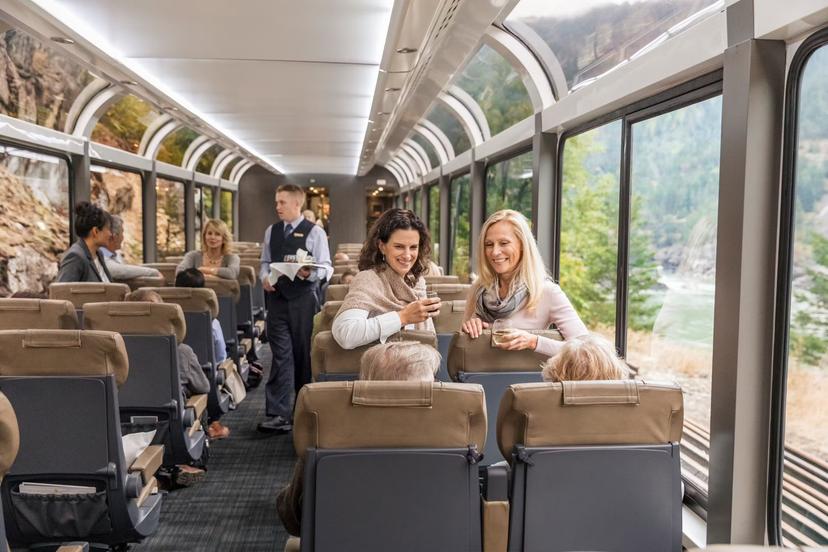 The journey takes place during the day so travelers can enjoy the scenery © Rocky Mountaineer