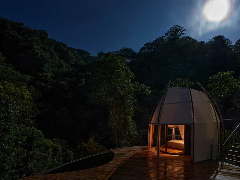 Guests stay in pods in the jungle © ArtVillas / BoysPlayNice