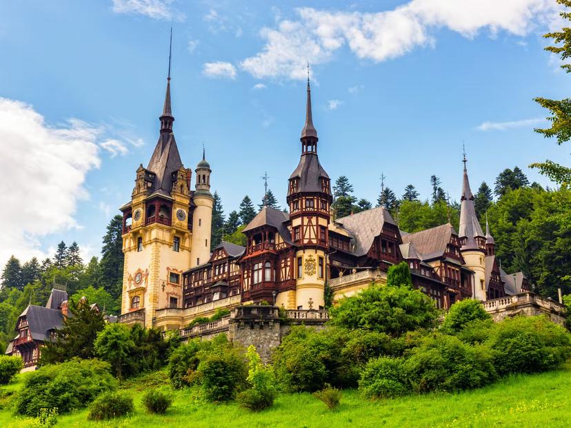 Sinaia's Peleș Castle was once the residence of the Romanian royal family © Dziewul / Shutterstock