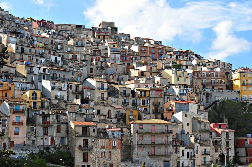The Sicilian town of Cammarata is putting empty homes on the market for absolutely nothing ©Getty Images