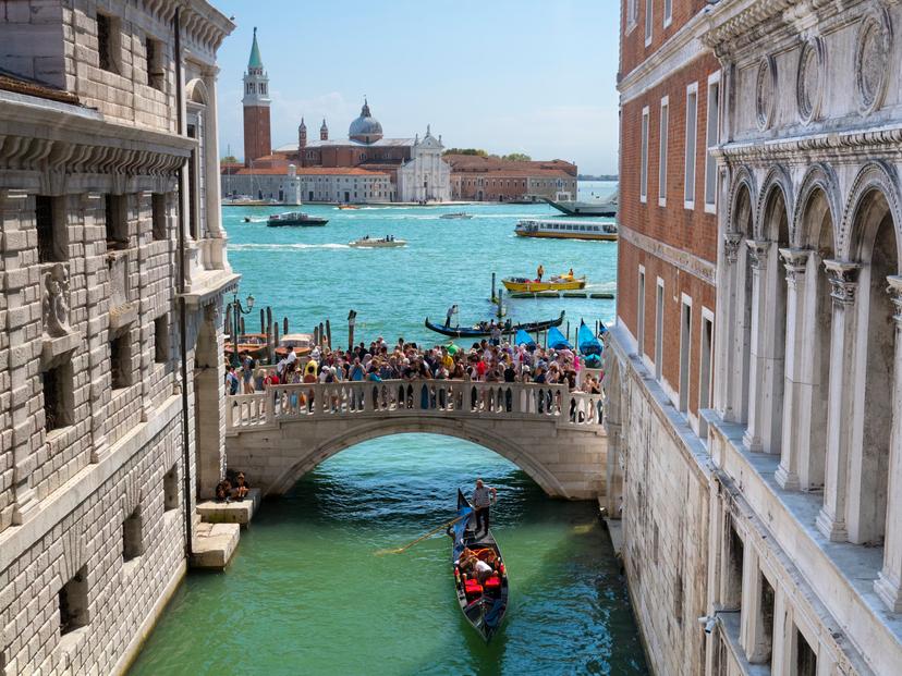 8 ways to avoid breaking Venice's tourist rules